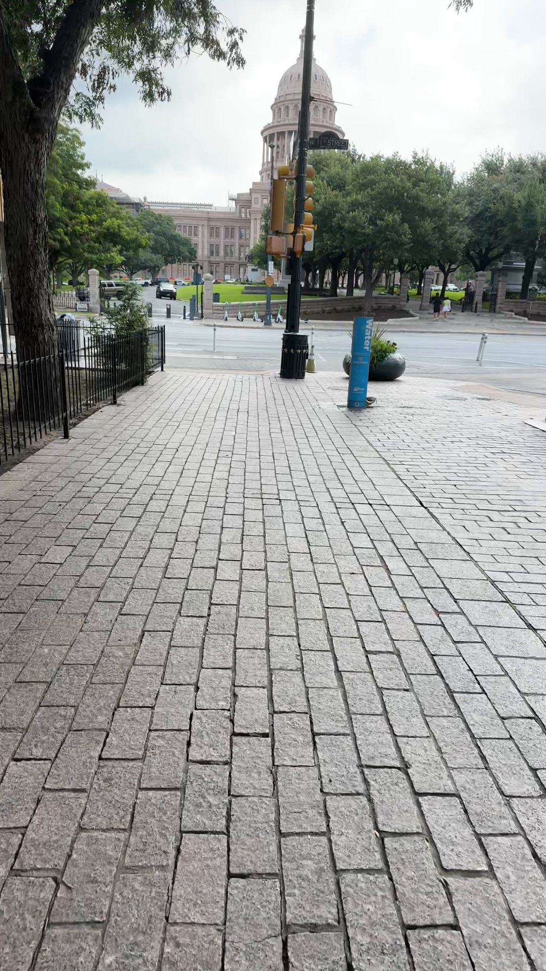 Intersection of 11th and Congress — Community video by a Cityvibe spotter