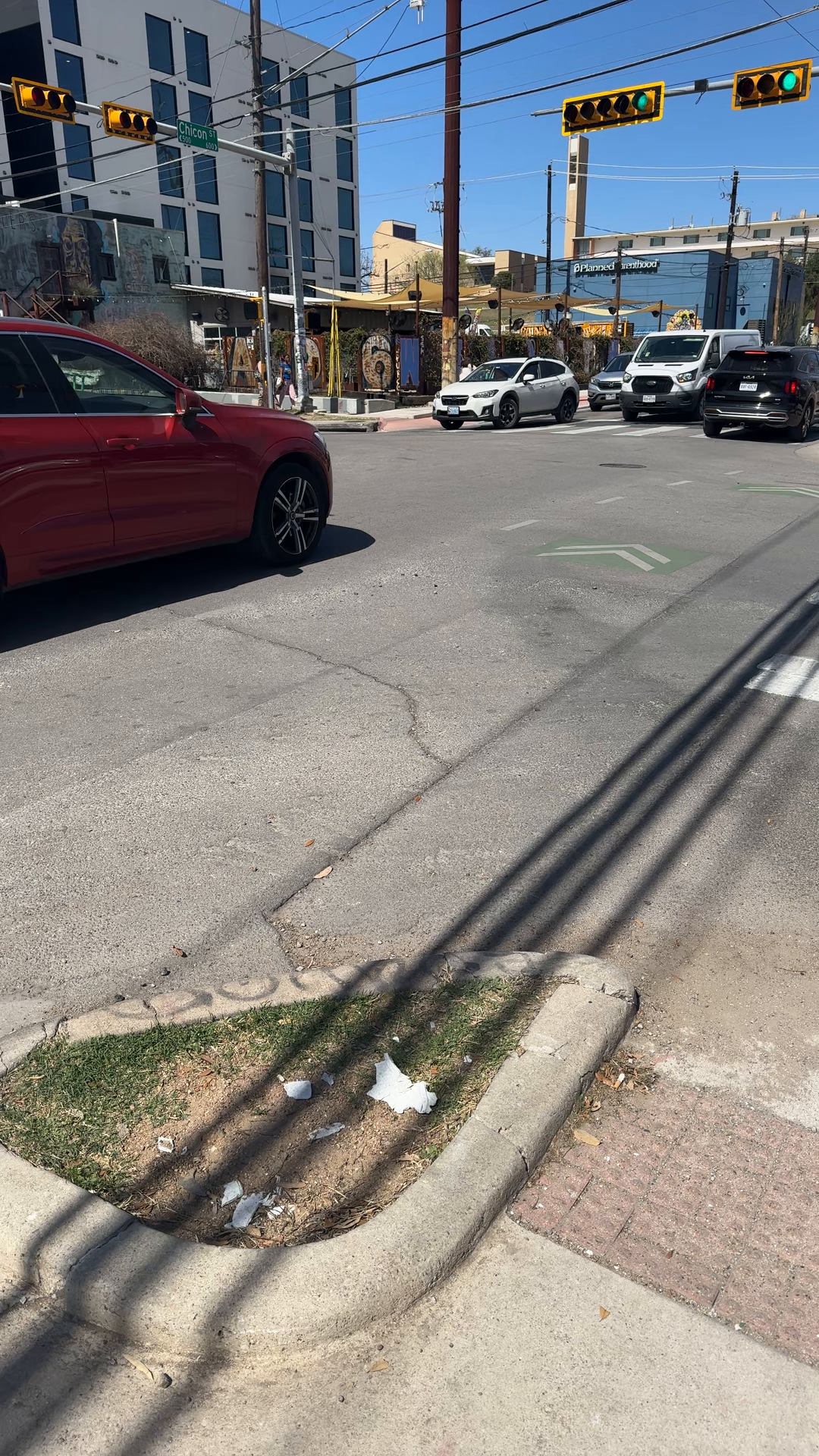 6th and Chicon — Community video by a Cityvibe spotter