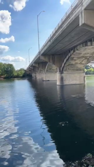 Congress Bridge — Community video by a Cityvibe spotter