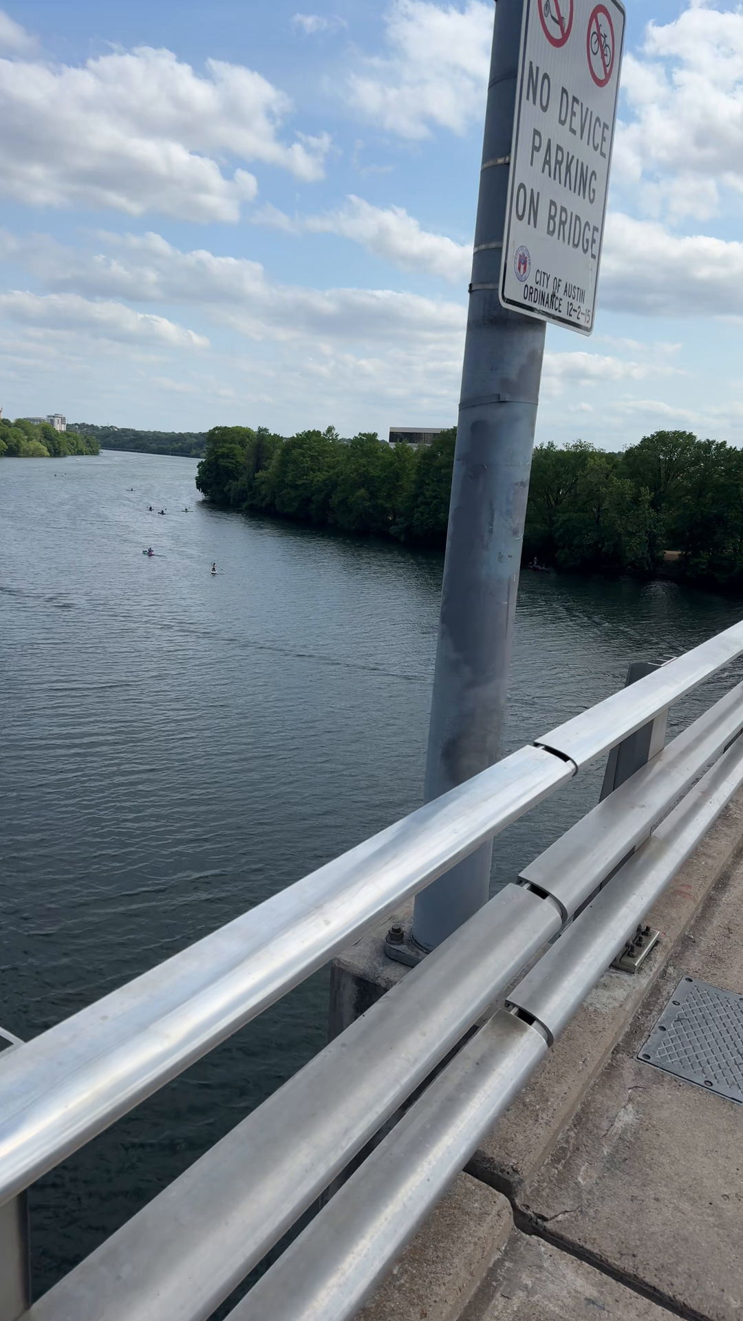 Congress Avenue Bridge — Community video by a Cityvibe spotter